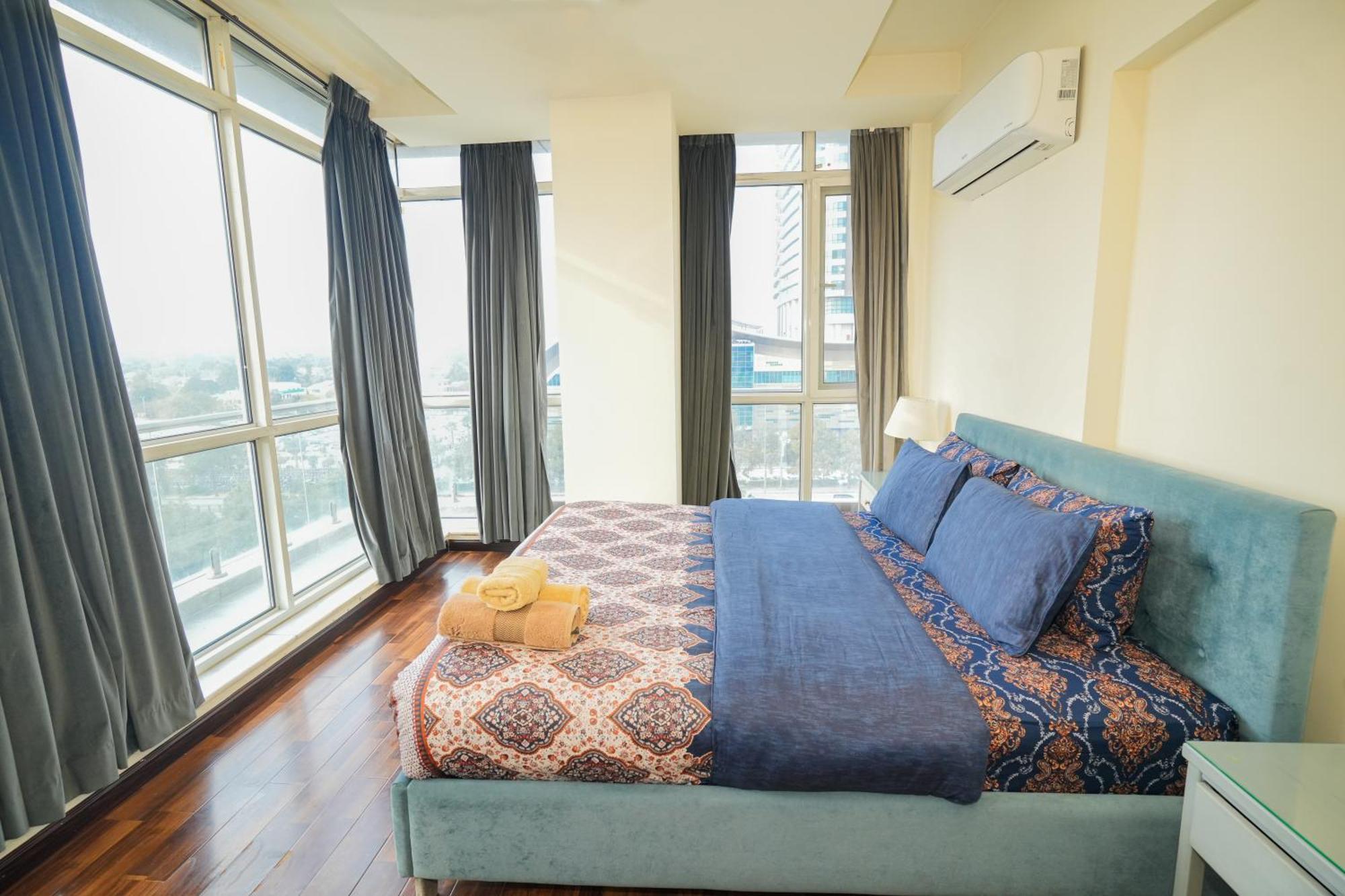 Cozy 2-Bedroom Apartment With King Beds, Balcony & Stunning Views At Elysium Islamabad Exterior foto